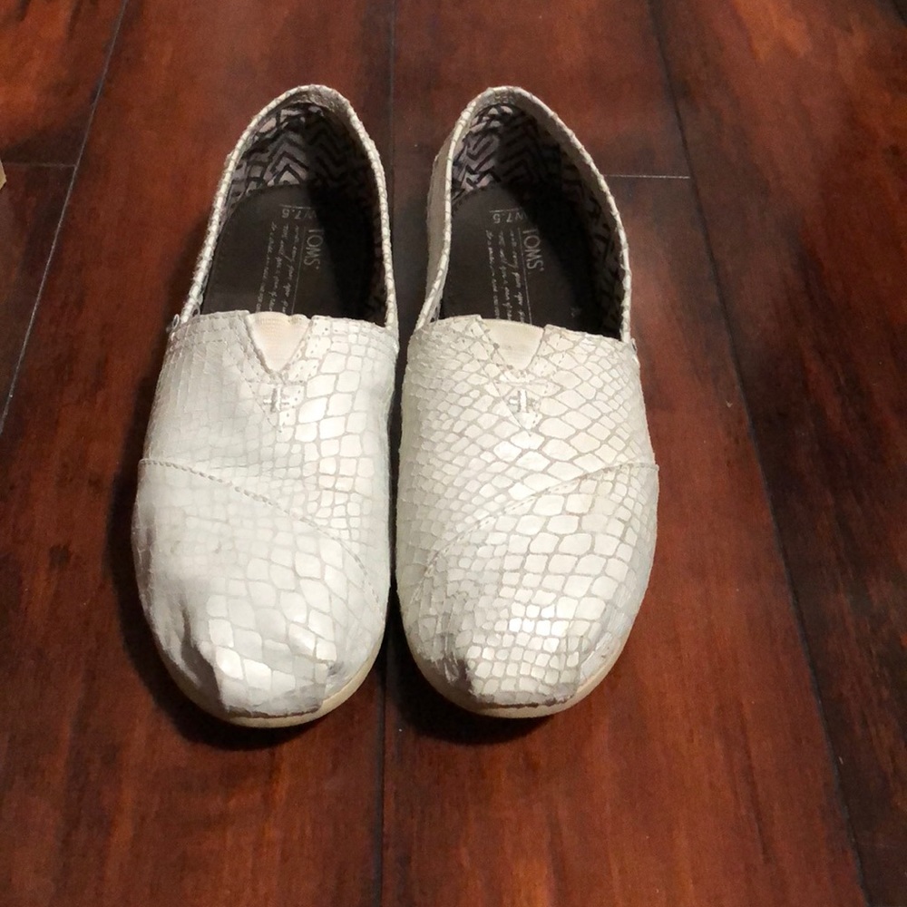 Toms shoes